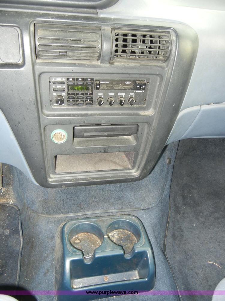 image for item A3380 1995 Ford Aerostar XLT mini van