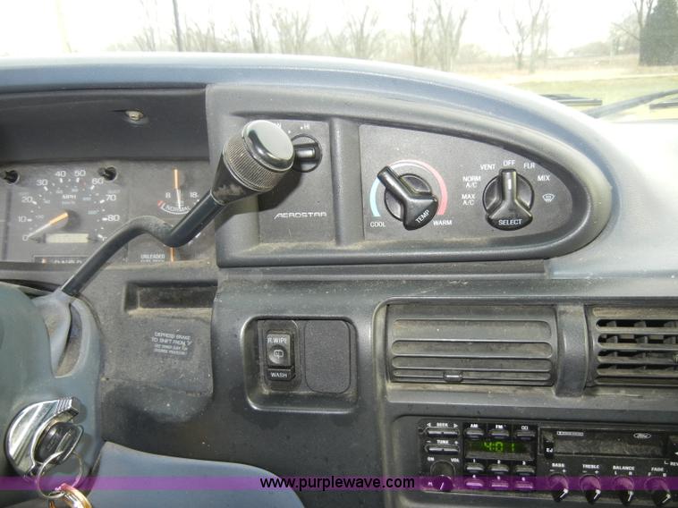 image for item A3380 1995 Ford Aerostar XLT mini van