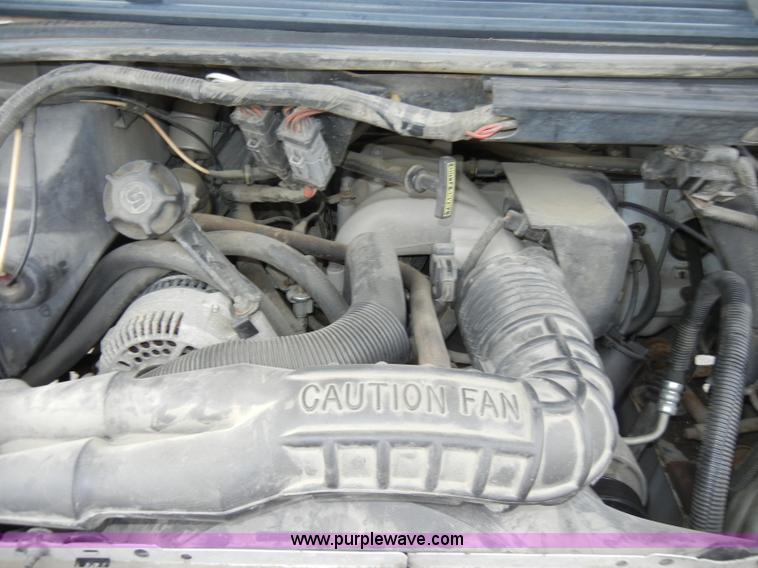 image for item A3380 1995 Ford Aerostar XLT mini van