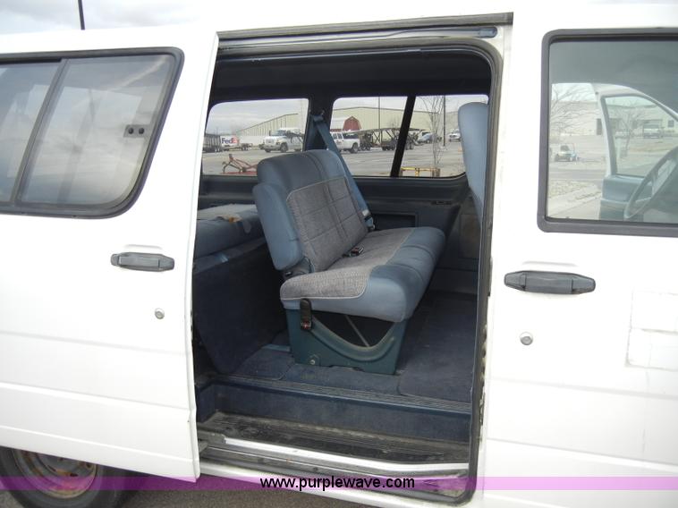 image for item A3380 1995 Ford Aerostar XLT mini van
