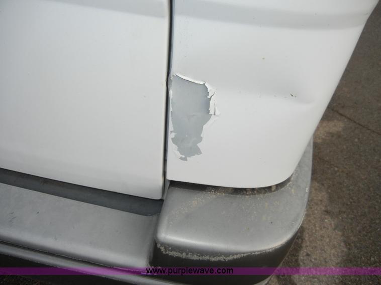 image for item A3380 1995 Ford Aerostar XLT mini van