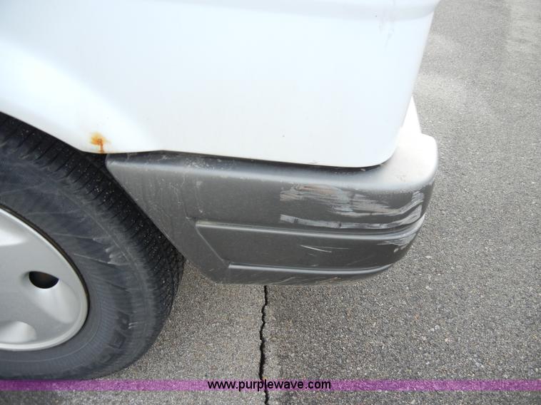 image for item A3380 1995 Ford Aerostar XLT mini van