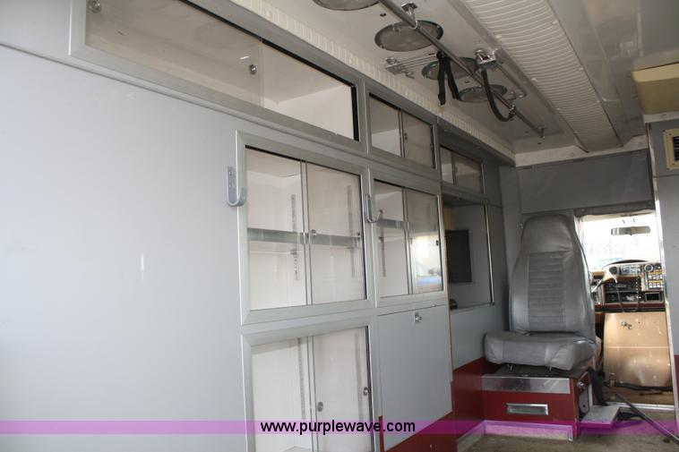 image for item A6609 1985 Ford E350 ambulance