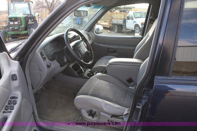 image for item A6611 2000 Ford Explorer XLT SUV