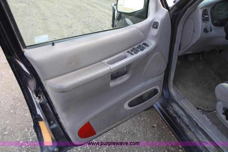 image for item A6611 2000 Ford Explorer XLT SUV