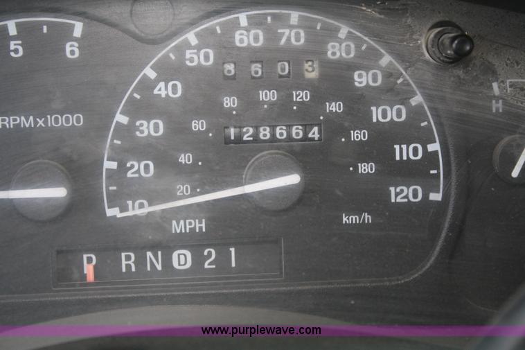 image for item A6611 2000 Ford Explorer XLT SUV