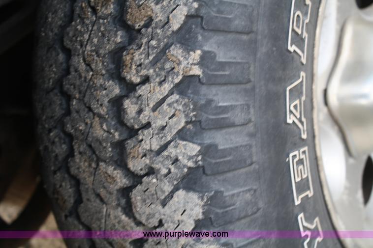 image for item A6611 2000 Ford Explorer XLT SUV