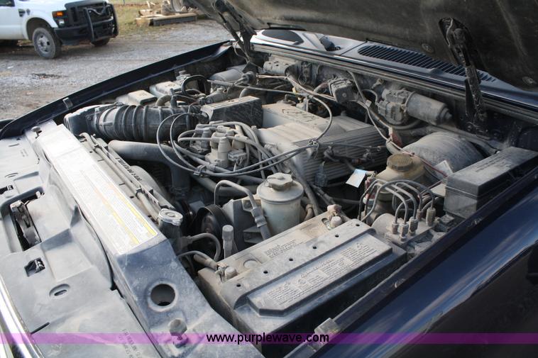 image for item A6611 2000 Ford Explorer XLT SUV