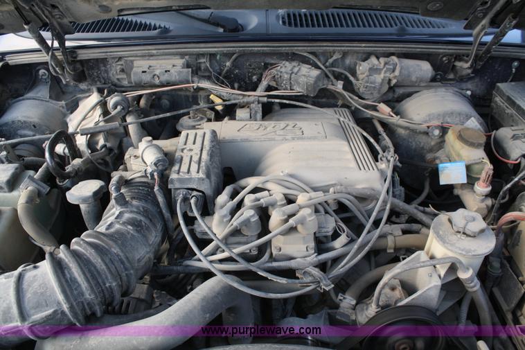 image for item A6611 2000 Ford Explorer XLT SUV