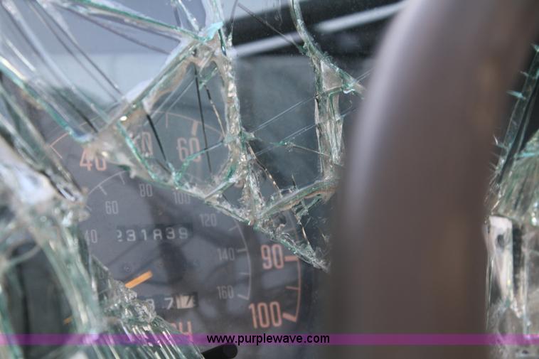 image for item A6612 1998 Isuzu NPR flatbed truck