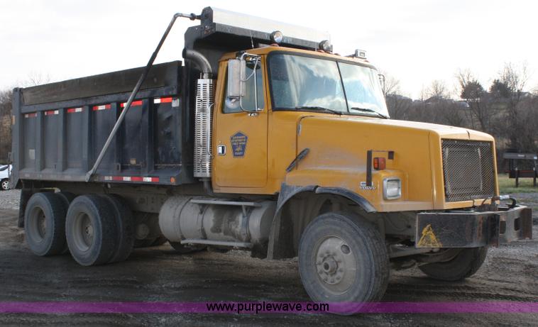 image for item A6614 1997 Volvo WG dump truck