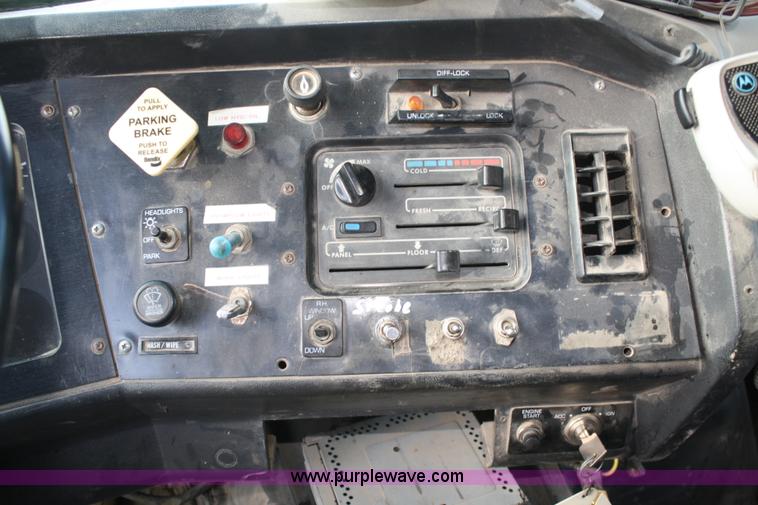 image for item A6614 1997 Volvo WG dump truck