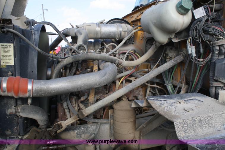 image for item A6614 1997 Volvo WG dump truck