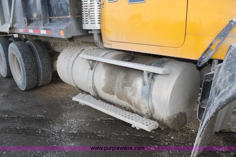 image for item A6614 1997 Volvo WG dump truck