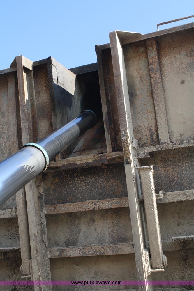 image for item A6614 1997 Volvo WG dump truck