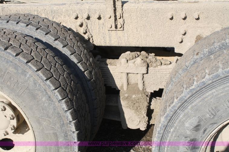 image for item A6614 1997 Volvo WG dump truck