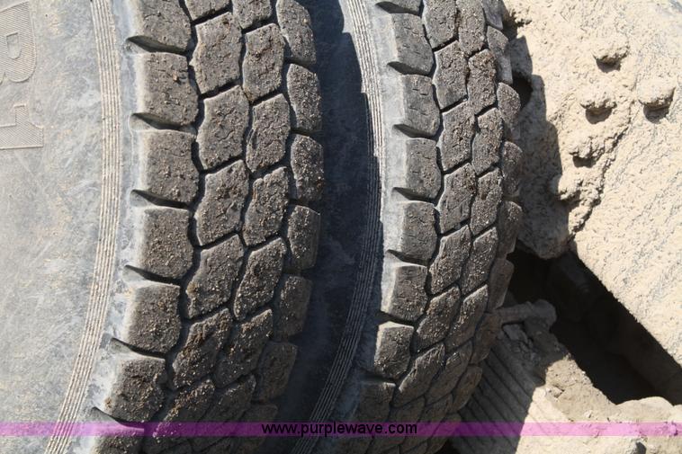 image for item A6614 1997 Volvo WG dump truck