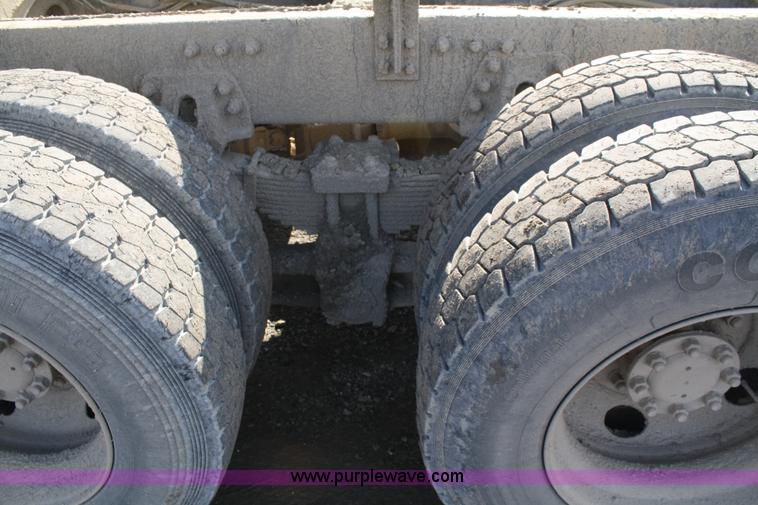 image for item A6614 1997 Volvo WG dump truck