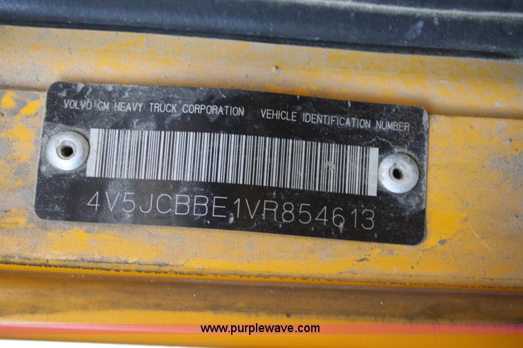 image for item A6614 1997 Volvo WG dump truck