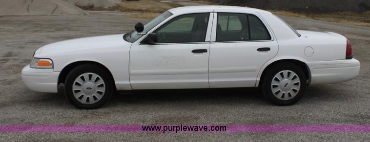 image for item B8720 2006 Ford Crown Victoria Police Interceptor