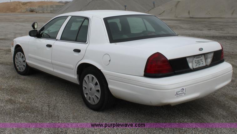 image for item B8720 2006 Ford Crown Victoria Police Interceptor