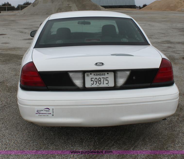image for item B8720 2006 Ford Crown Victoria Police Interceptor