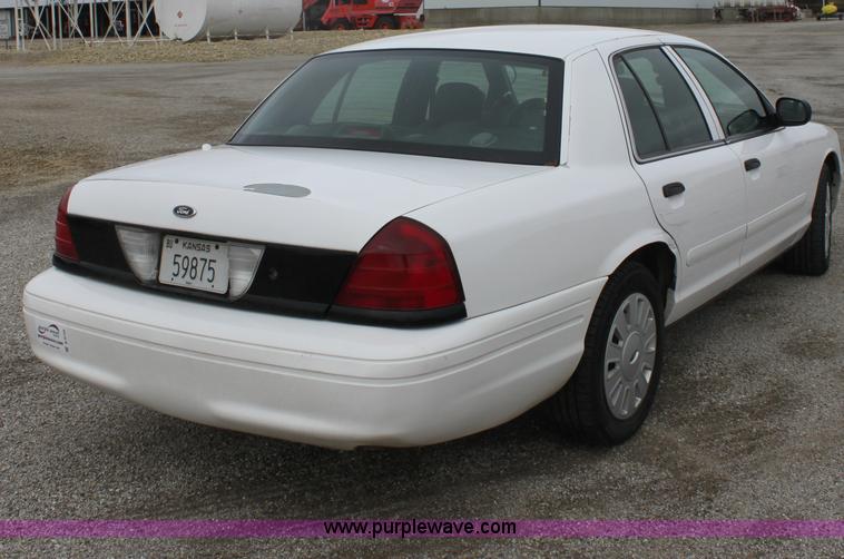 image for item B8720 2006 Ford Crown Victoria Police Interceptor