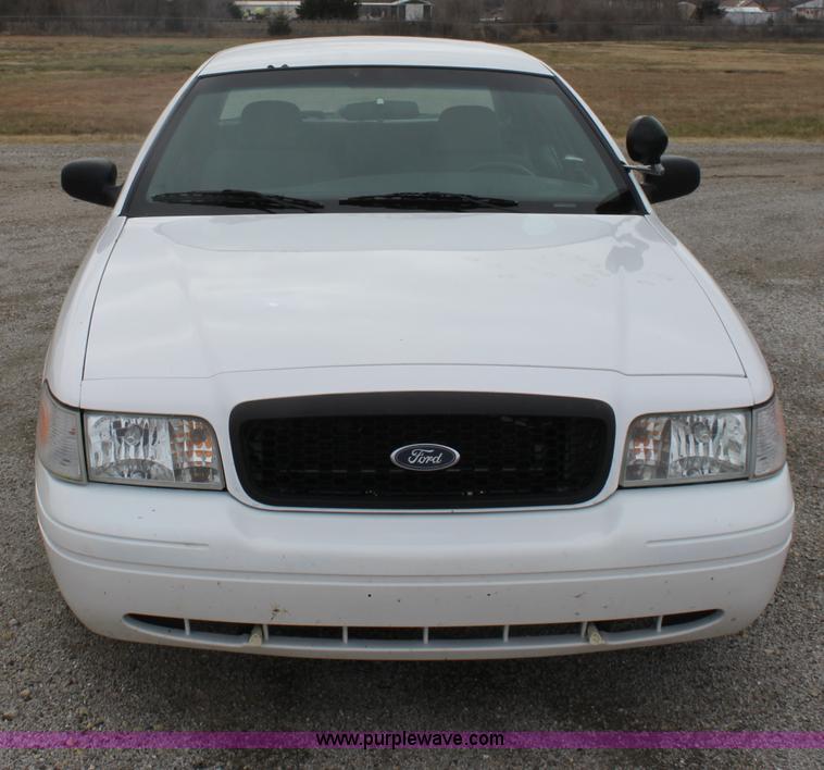 image for item B8720 2006 Ford Crown Victoria Police Interceptor