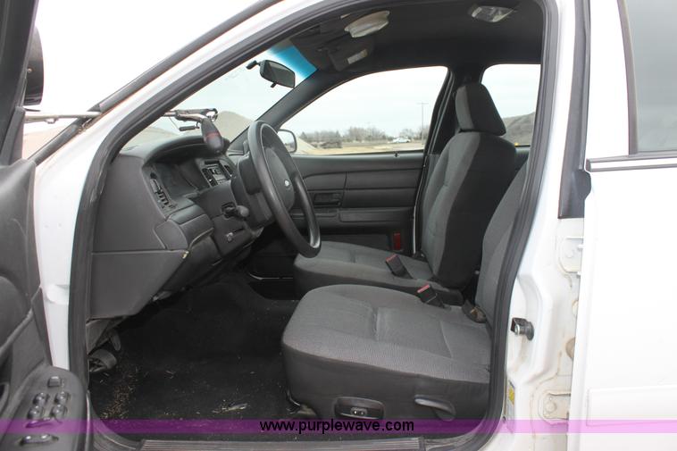 image for item B8720 2006 Ford Crown Victoria Police Interceptor
