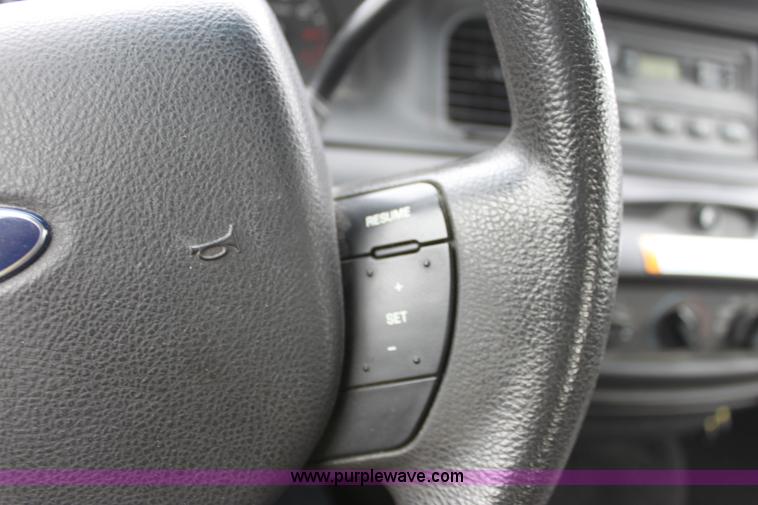 image for item B8720 2006 Ford Crown Victoria Police Interceptor