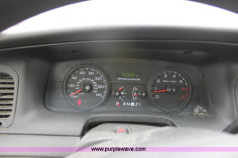 image for item B8720 2006 Ford Crown Victoria Police Interceptor