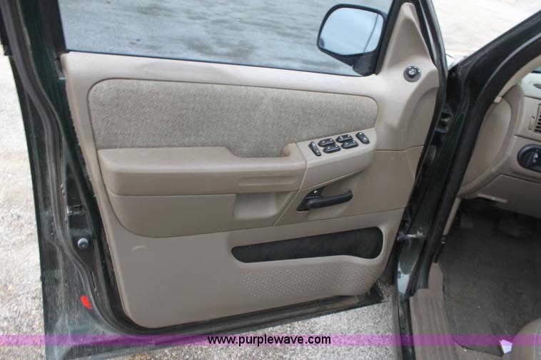 image for item B8721 2002 Ford Explorer XLS SUV