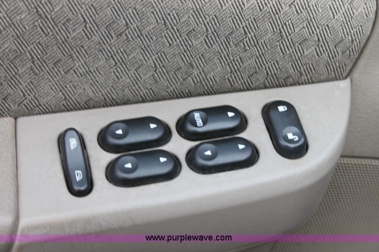 image for item B8721 2002 Ford Explorer XLS SUV