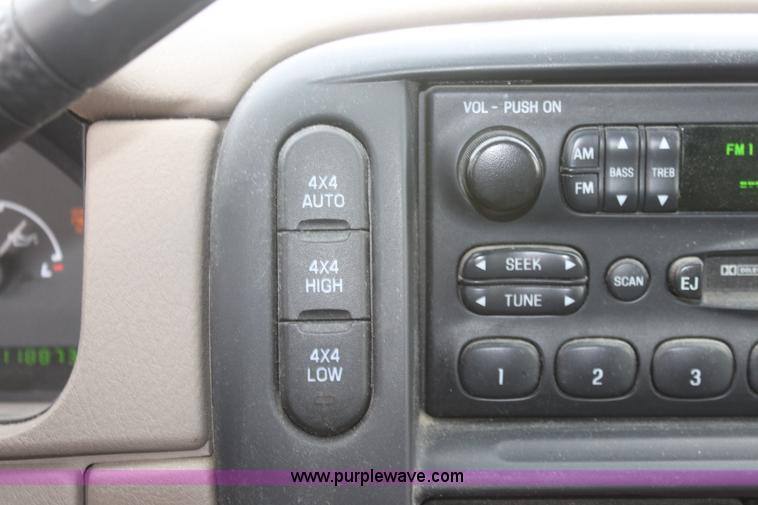 image for item B8721 2002 Ford Explorer XLS SUV