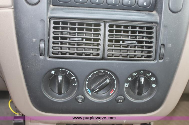 image for item B8721 2002 Ford Explorer XLS SUV