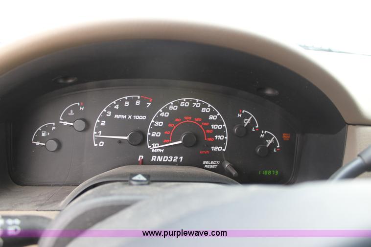 image for item B8721 2002 Ford Explorer XLS SUV