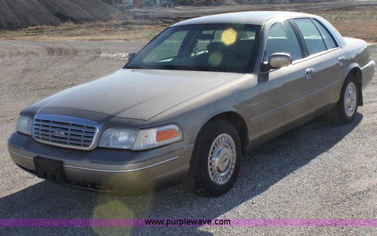 image for item B8722 2002 Ford Crown Victoria Police Interceptor