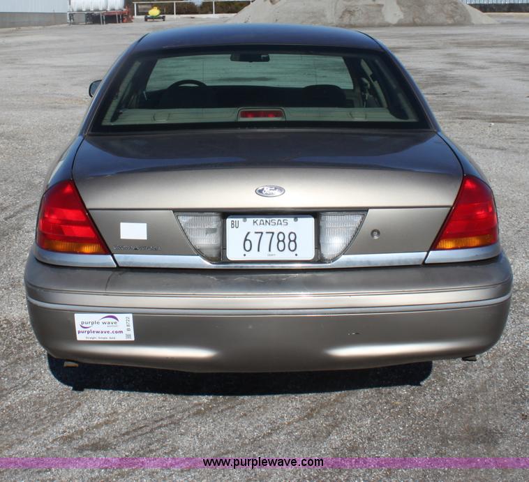 image for item B8722 2002 Ford Crown Victoria Police Interceptor