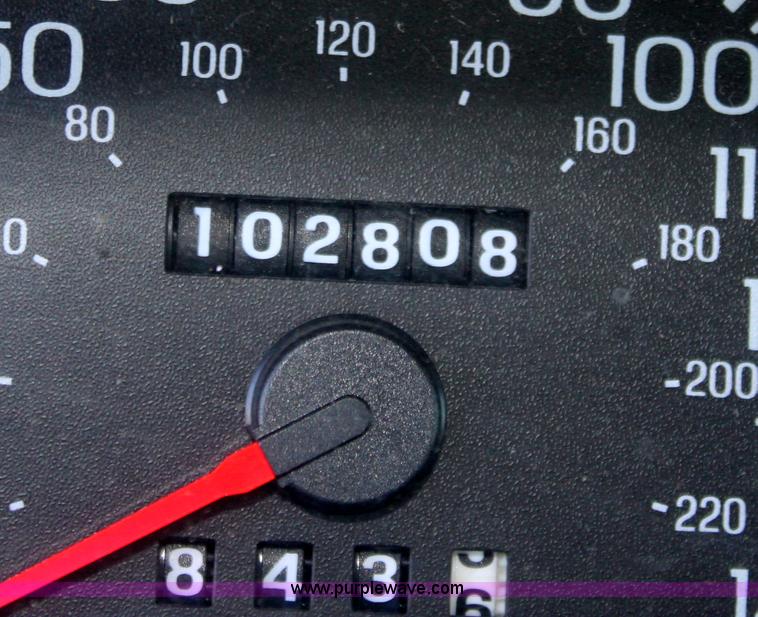 image for item B8722 2002 Ford Crown Victoria Police Interceptor