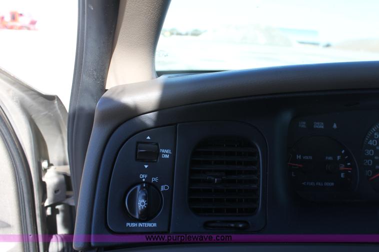 image for item B8722 2002 Ford Crown Victoria Police Interceptor