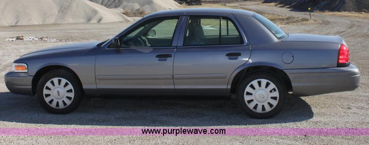 image for item B8723 2006 Ford Crown Victoria Police Interceptor