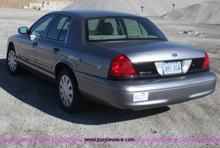 image for item B8723 2006 Ford Crown Victoria Police Interceptor