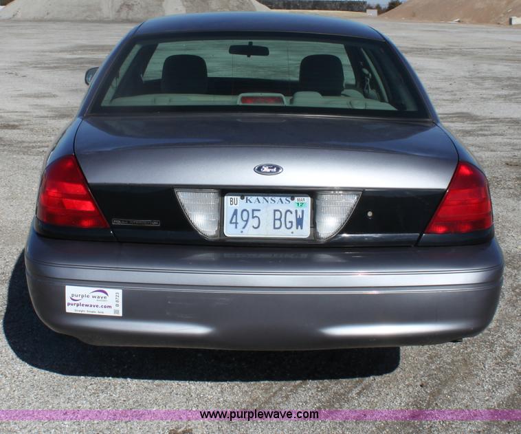 image for item B8723 2006 Ford Crown Victoria Police Interceptor