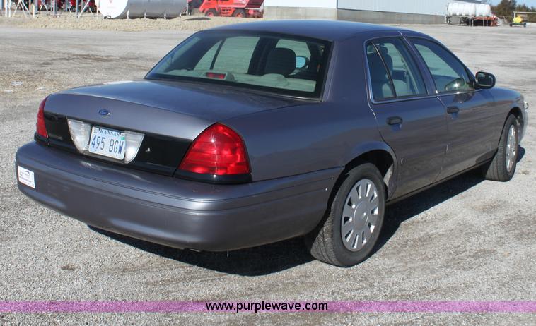 image for item B8723 2006 Ford Crown Victoria Police Interceptor
