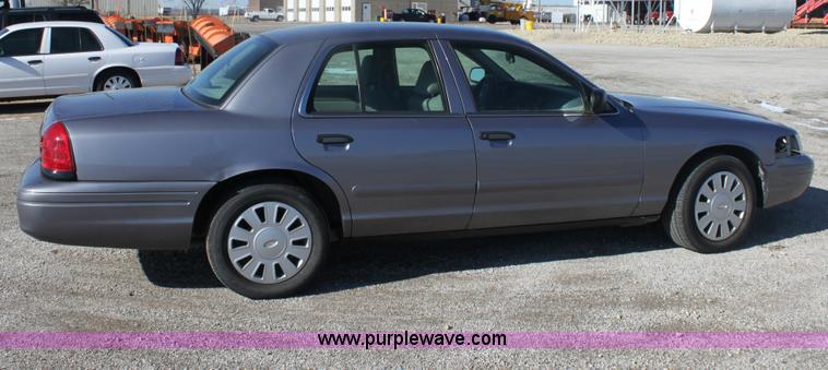image for item B8723 2006 Ford Crown Victoria Police Interceptor