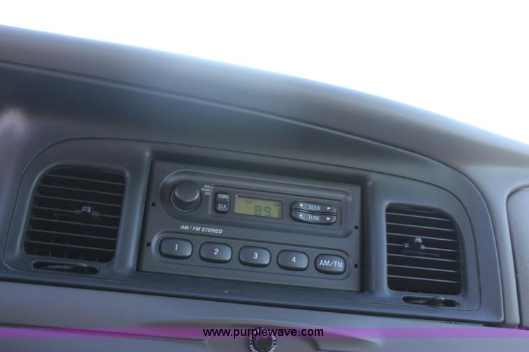 image for item B8723 2006 Ford Crown Victoria Police Interceptor
