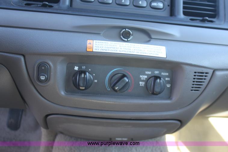 image for item B8723 2006 Ford Crown Victoria Police Interceptor