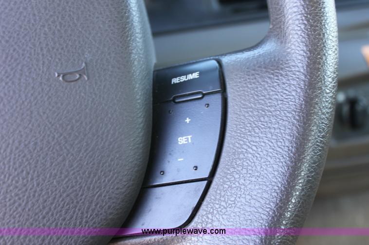 image for item B8723 2006 Ford Crown Victoria Police Interceptor