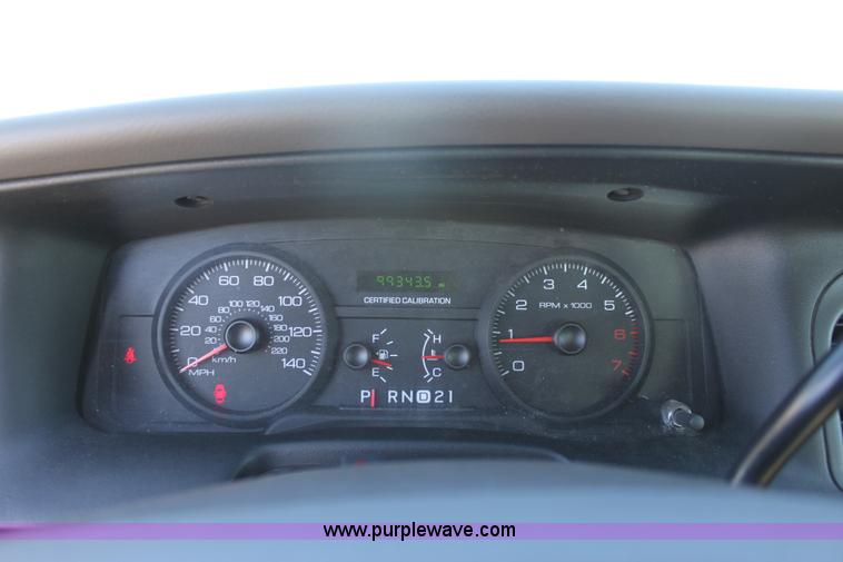 image for item B8723 2006 Ford Crown Victoria Police Interceptor