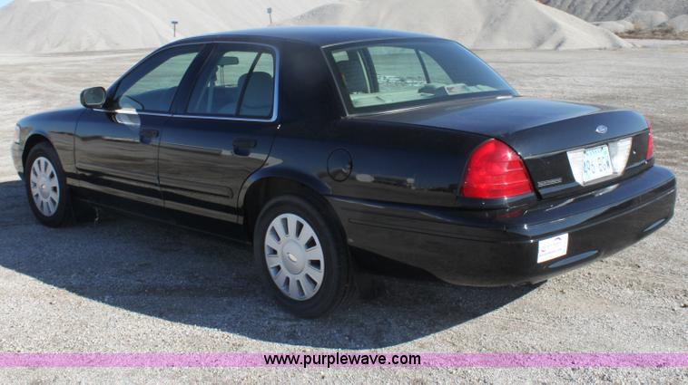 image for item B8724 2006 Ford Crown Victoria Police Interceptor